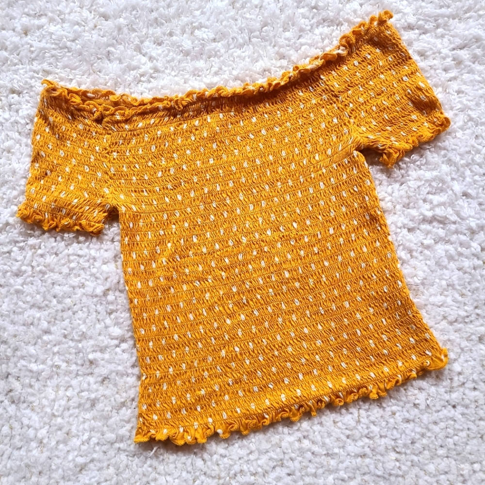 Off the shoulder crop top| Size M